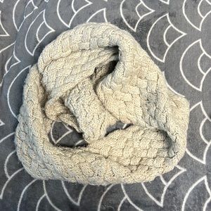 Circle scarf